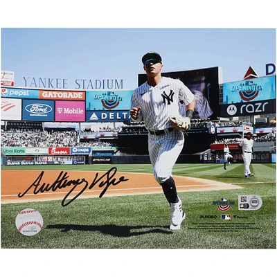 Photographie autographiée de 20,3 x 25,4 cm d'Anthony Volpe des Yankees de New York lors de la journée d'ouverture