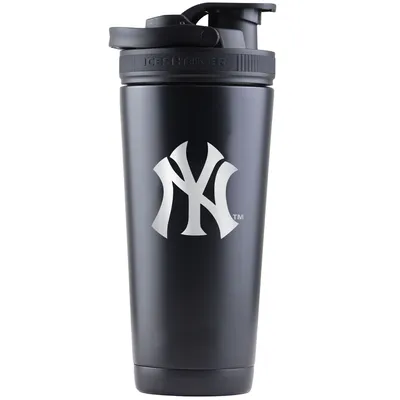 New York Yankees 26oz. Laser Etched Ice Shaker