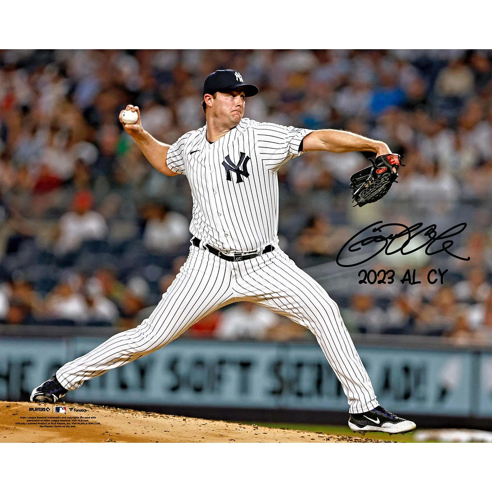 Photographie de lanceur en maillot blanc autographiée par Gerrit Cole des Yankees de New York pour le trophée Cy Young 2023 de la Ligue américaine 16" x 20" avec l'inscription "23 AL Cy Young"