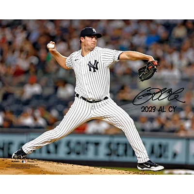 Photographie de lanceur en maillot blanc autographiée par Gerrit Cole des Yankees de New York pour le trophée Cy Young 2023 de la Ligue américaine 16" x 20" avec l'inscription "23 AL Cy Young"