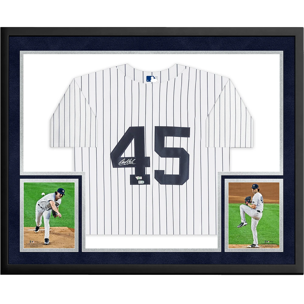 Collage de maillots Nike authentiques blancs encadrés autographiés par Gerrit Cole des Yankees de New York
