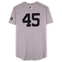 Maillot Nike gris numéro 45 des Yankees de New York de Gerrit Cole, issu des World Series 2024