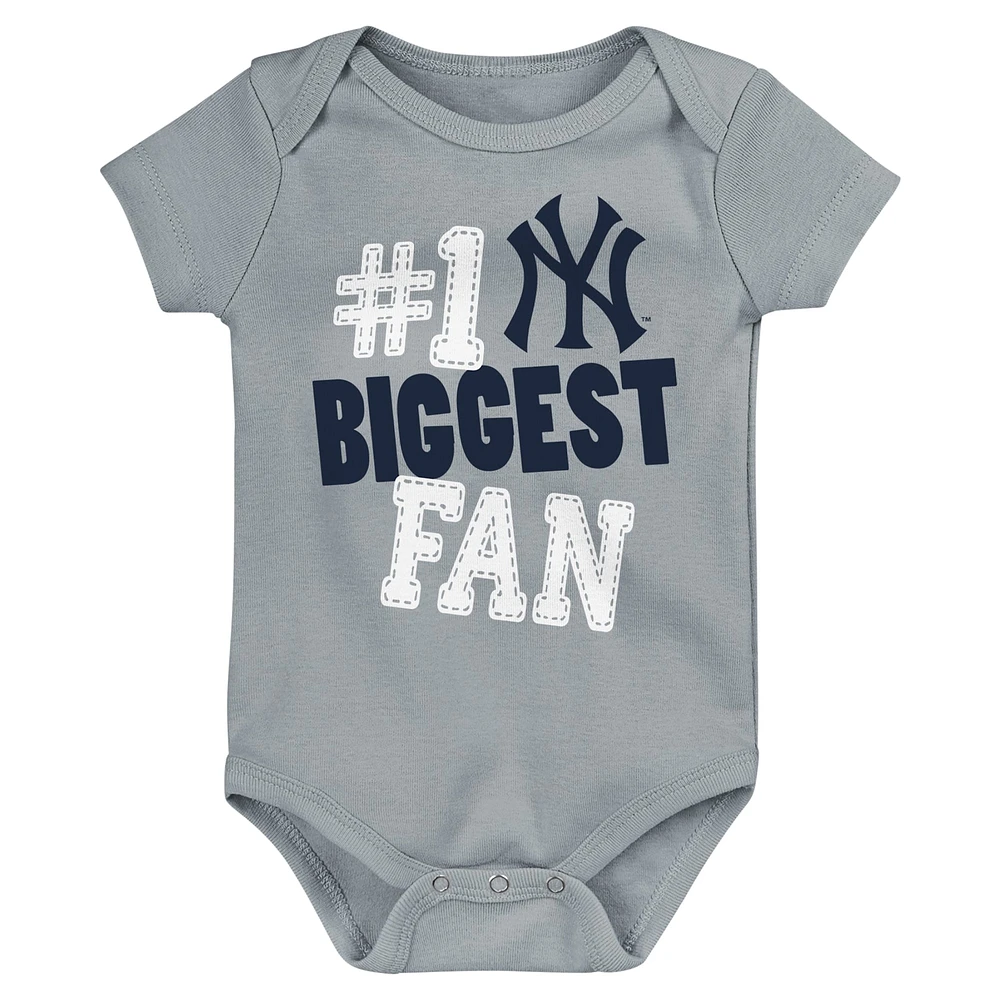 Infant Fanatics New York Yankees Fan Pennant 3-Pack Bodysuit Set