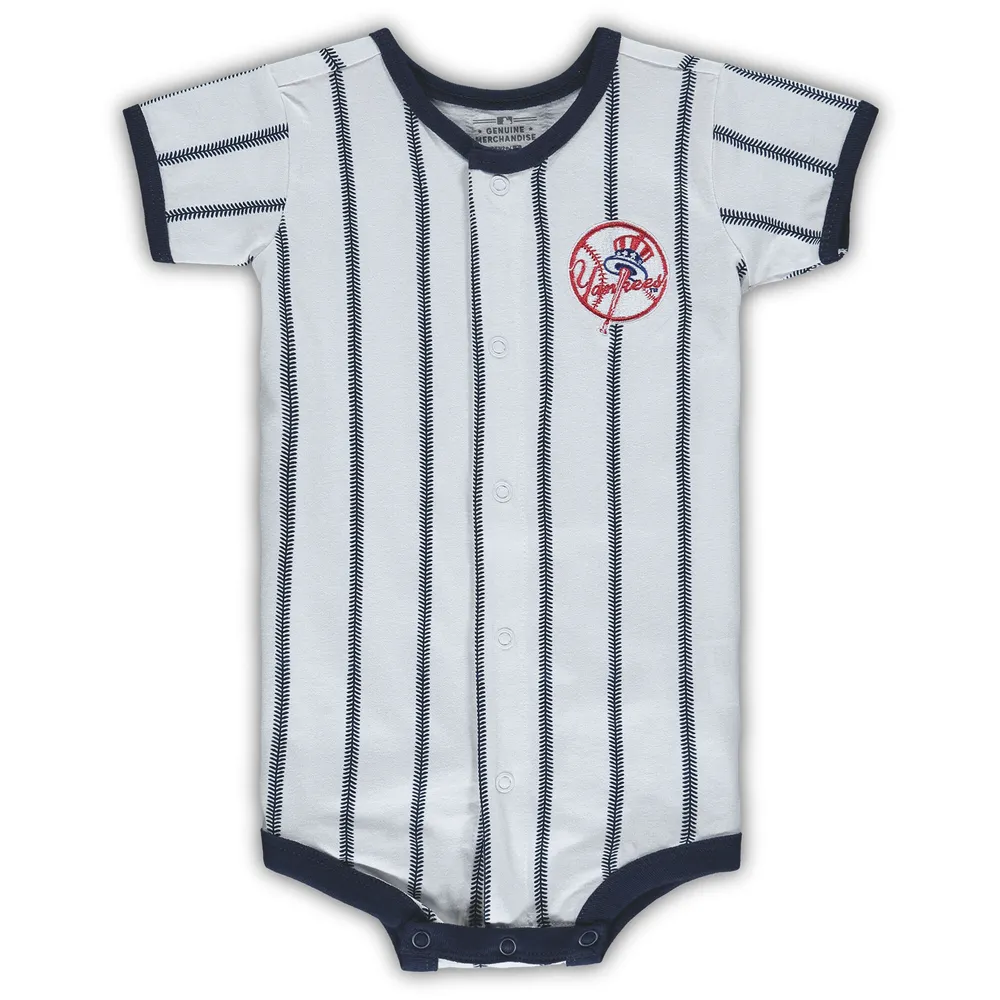 Outerstuff Infant White Chicago Cubs Ball Hitter Coverall