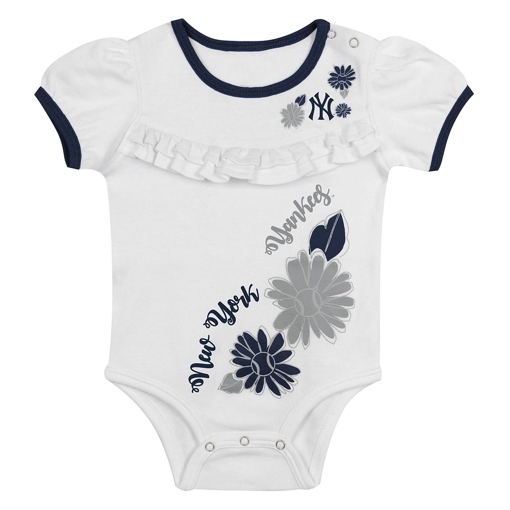 Infant  White New York Yankees Sweet Catcher 3-Piece Headband Skirt Set
