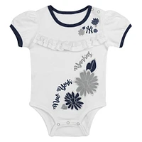 Infant  White New York Yankees Sweet Catcher 3-Piece Headband Skirt Set