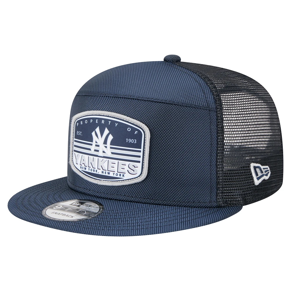Men's New Era  Navy New York Yankees Split Panel 9FIFTY Trucker Snapback
