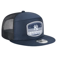 Men's New Era  Navy New York Yankees Split Panel 9FIFTY Trucker Snapback