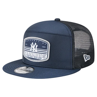 Men's New Era  Navy New York Yankees Split Panel 9FIFTY Trucker Snapback