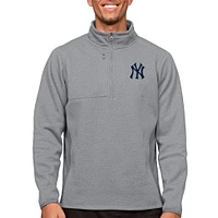 Men's Antigua Heathered Gray New York Yankees Course Quarter-Zip Pullover Top