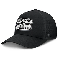 Casquette Snapback de camionneur A-Frame noire avec patch de l'équipe des New York Yankees Fanatics pour hommes