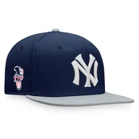 Men's New York Yankees Fanatics Branded Navy Cooperstown Collection Core  Snapback Hat