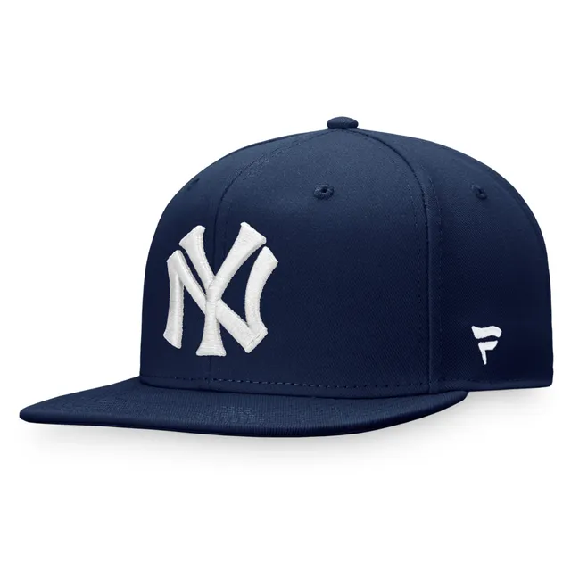 New York Yankees Cooperstown Collection Core Trucker Snapback Hat -  Navy/White