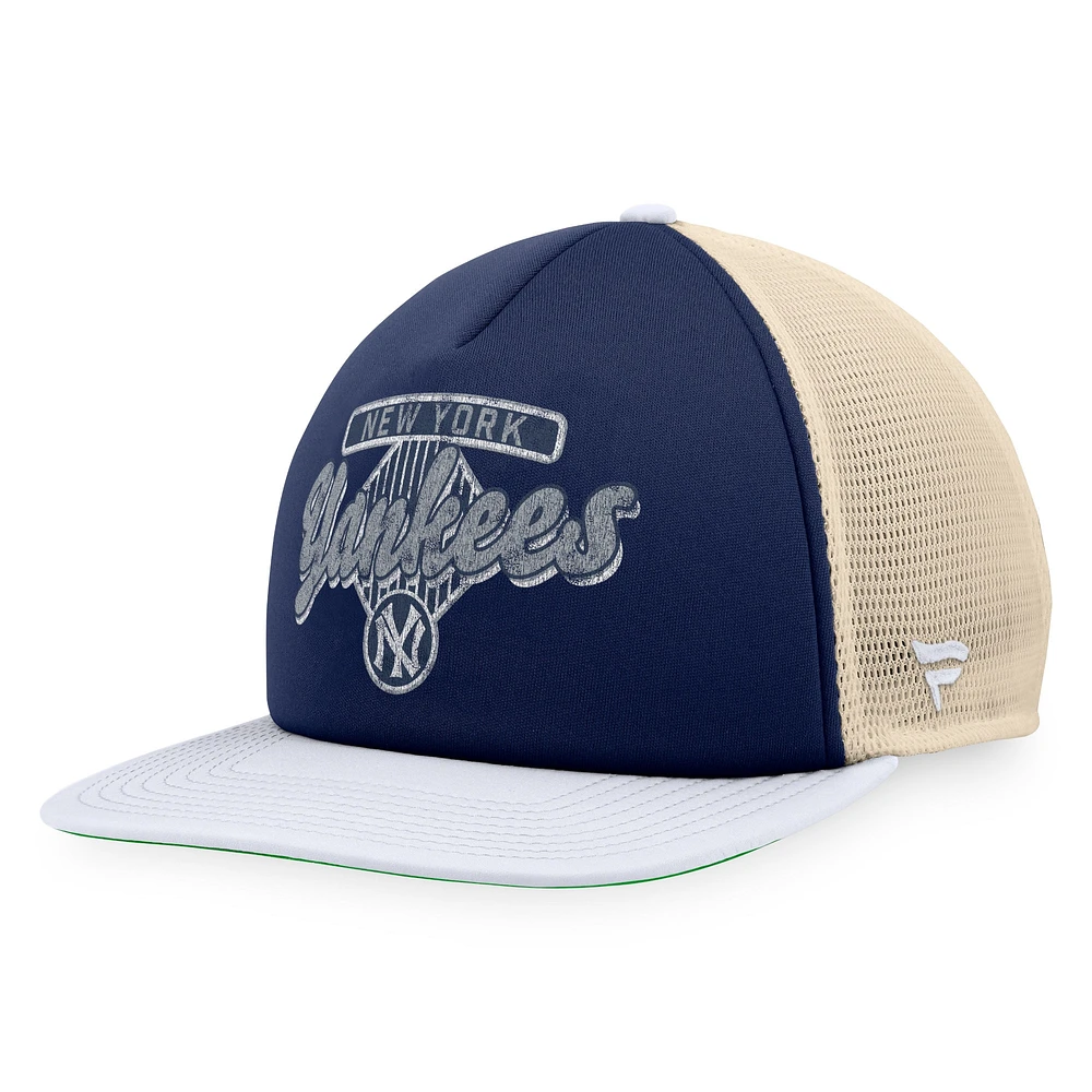 Casquette Snapback de camionneur en mousse Talley de la collection Cooperstown New York Yankees Fanatics bleu marine/blanc pour hommes