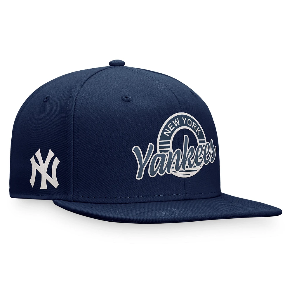 Casquette Snapback bleu marine New York Yankees Circle Script Fanatics pour hommes