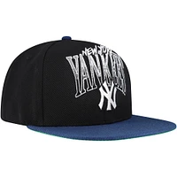 Men's Mitchell & Ness Black New York Yankees Rise Up Snapback Hat