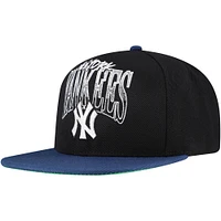 Men's Mitchell & Ness Black New York Yankees Rise Up Snapback Hat