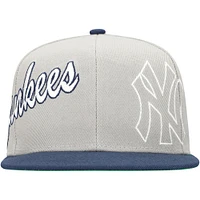 Men's Mitchell & Ness Gray New York Yankees Knock Out Panel Snapback Hat