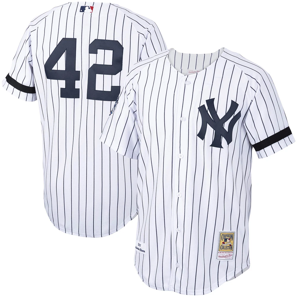 Men's Mitchell & Ness Mariano Rivera White/Navy New York Yankees Home 2000 Cooperstown Collection Authentic Jersey