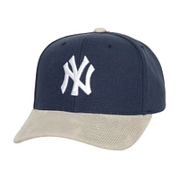 Casquette Snapback en velours côtelé New York Yankees Mitchell & Ness pour hommes bleu marine