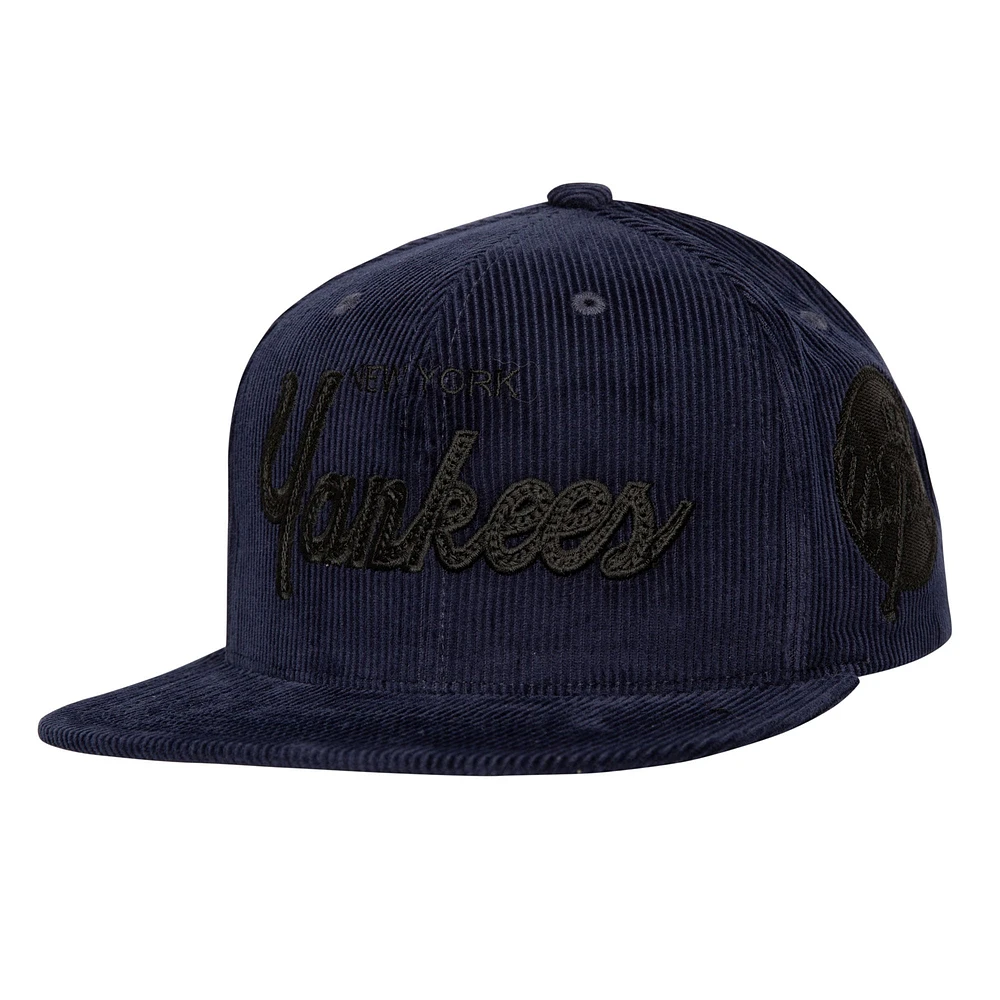 Casquette snapback en velours côtelé bleu marine des Yankees de New York pour homme de Mitchell & Ness