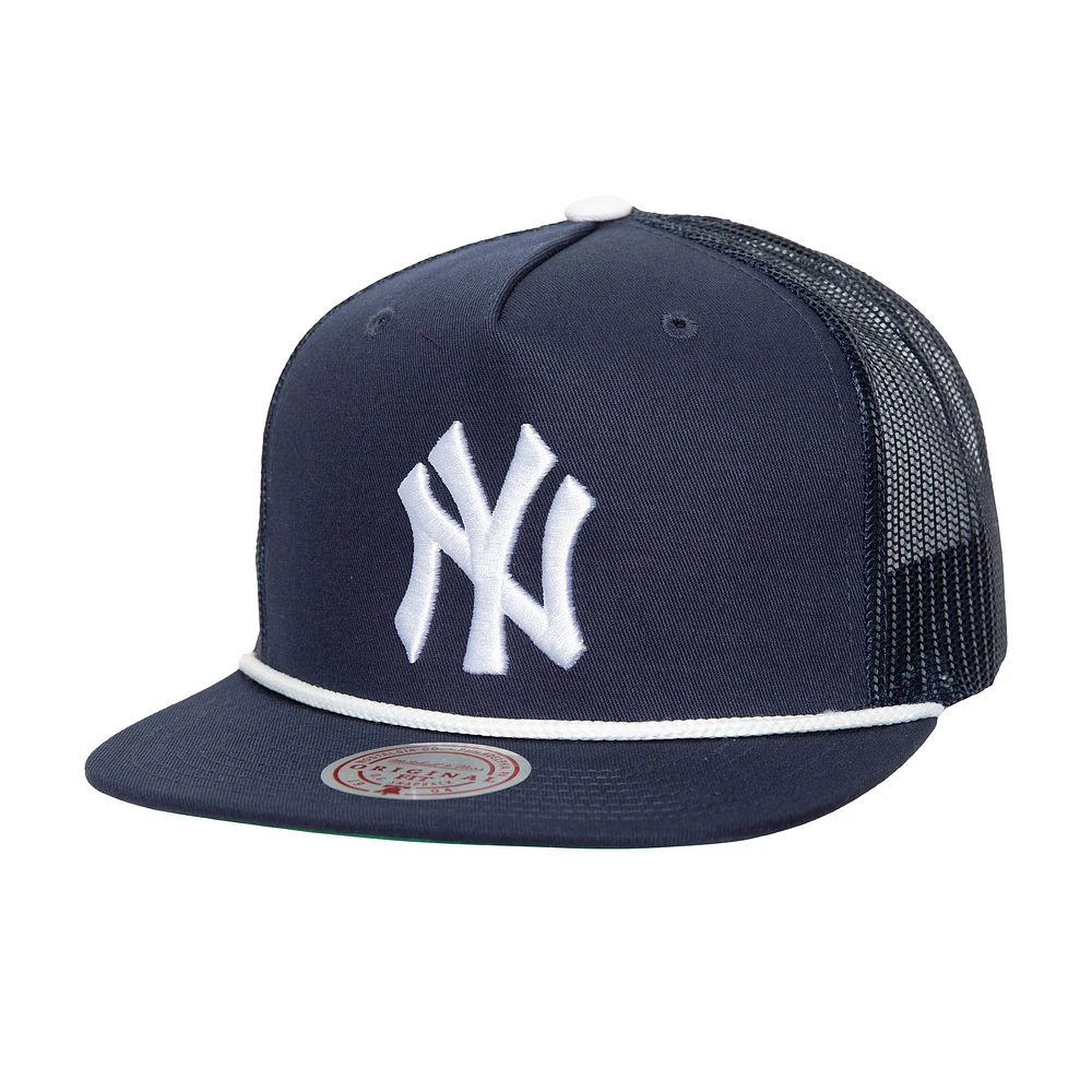 Casquette snapback de camionneur en corde New York Yankees Mitchell & Ness pour hommes bleu marine