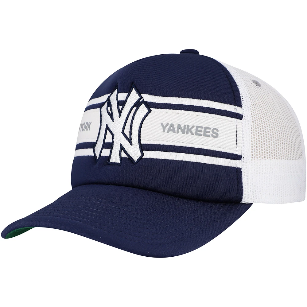 Men's   Navy New York Yankees Sideline Trucker Adjustable Hat