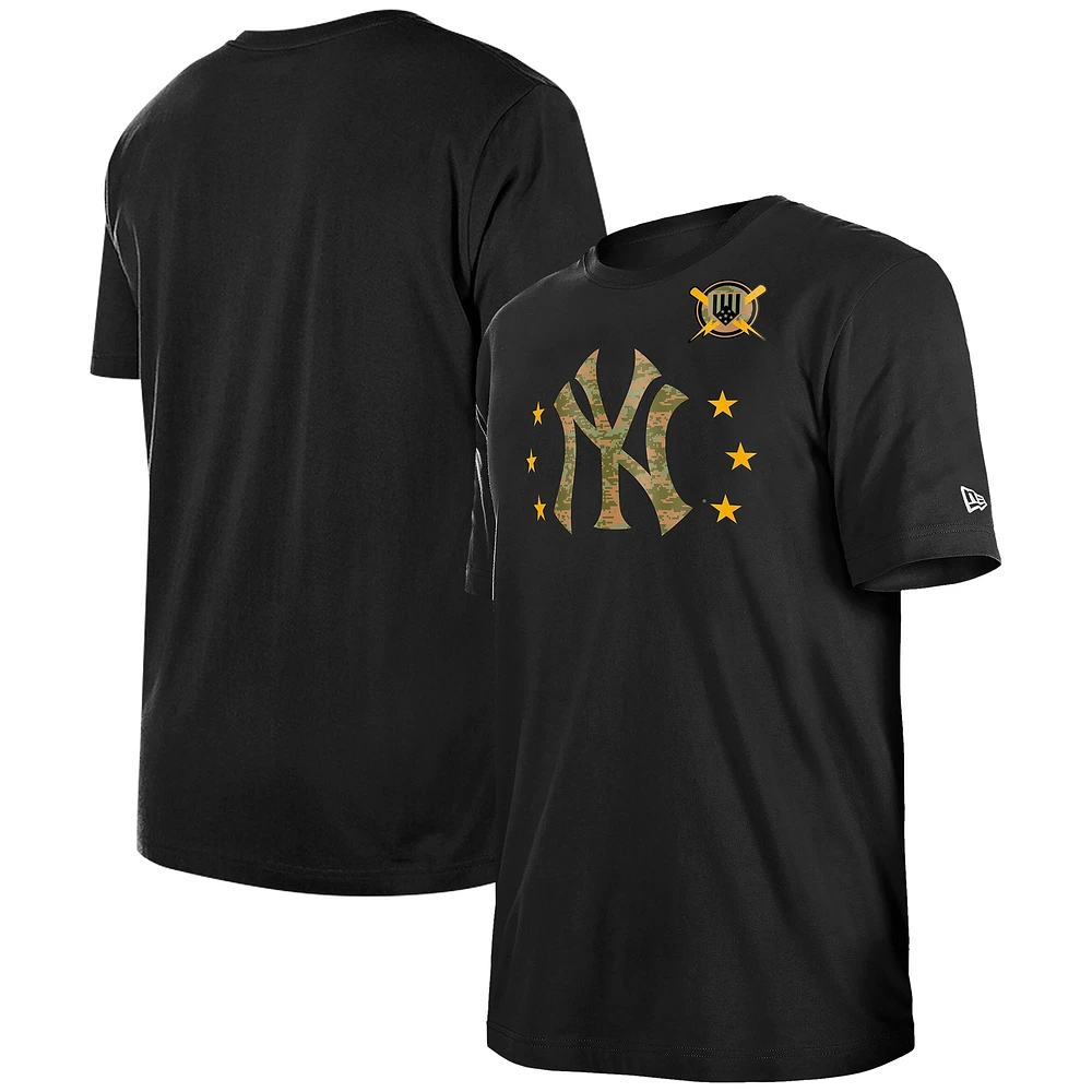 T-shirt noir New Era pour hommes des York Yankees 2024 Journée forces armées