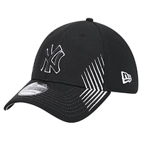 Men's New Era Black York Yankees Active Dash Mark 39THIRTY Flex Hat