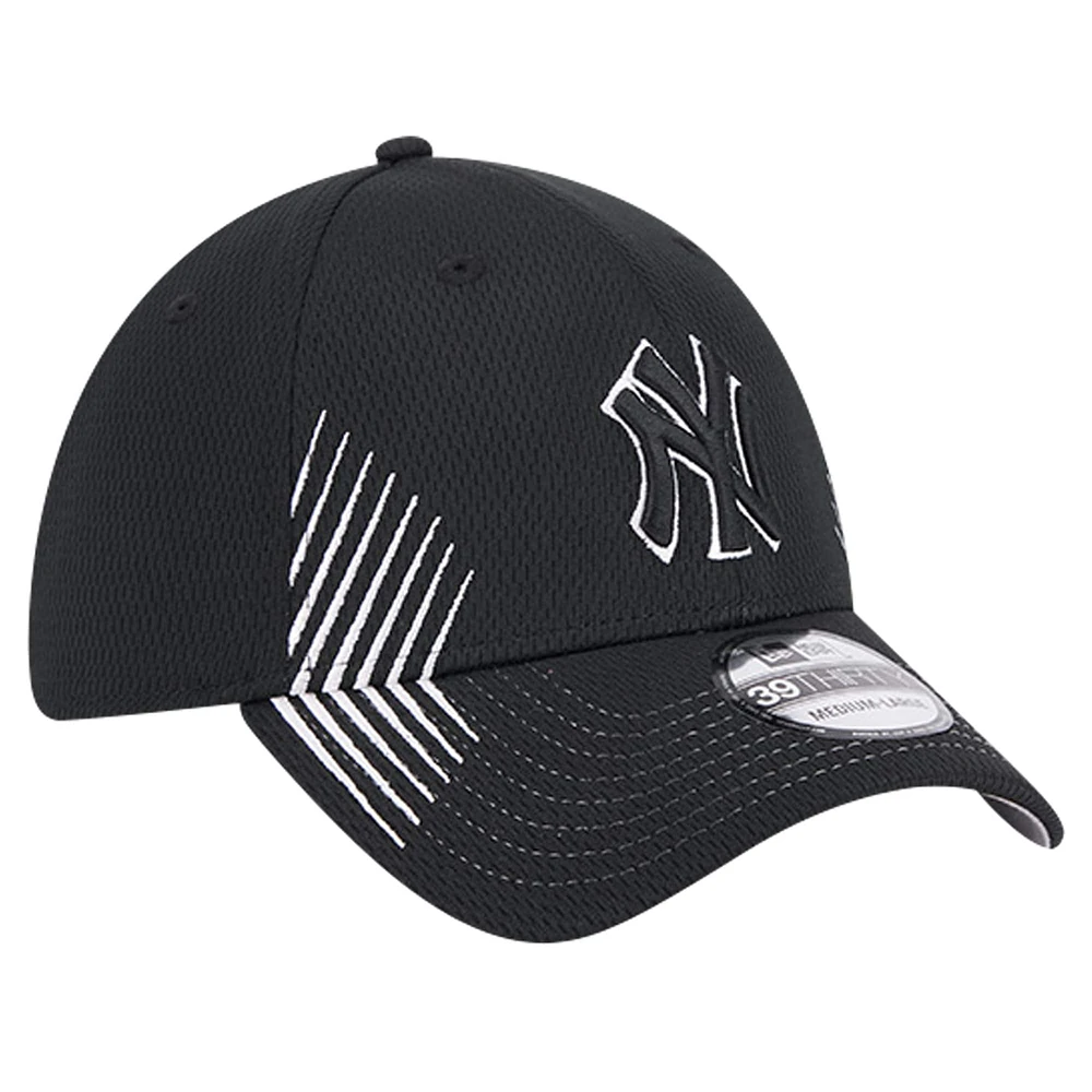 Men's New Era Black York Yankees Active Dash Mark 39THIRTY Flex Hat