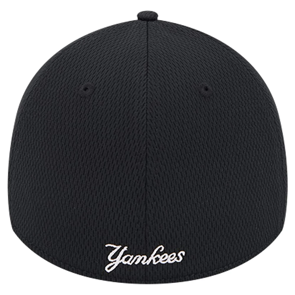 Men's New Era Black York Yankees Active Dash Mark 39THIRTY Flex Hat