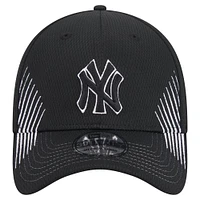 Men's New Era Black York Yankees Active Dash Mark 39THIRTY Flex Hat