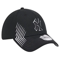 Men's New Era Black York Yankees Active Dash Mark 39THIRTY Flex Hat