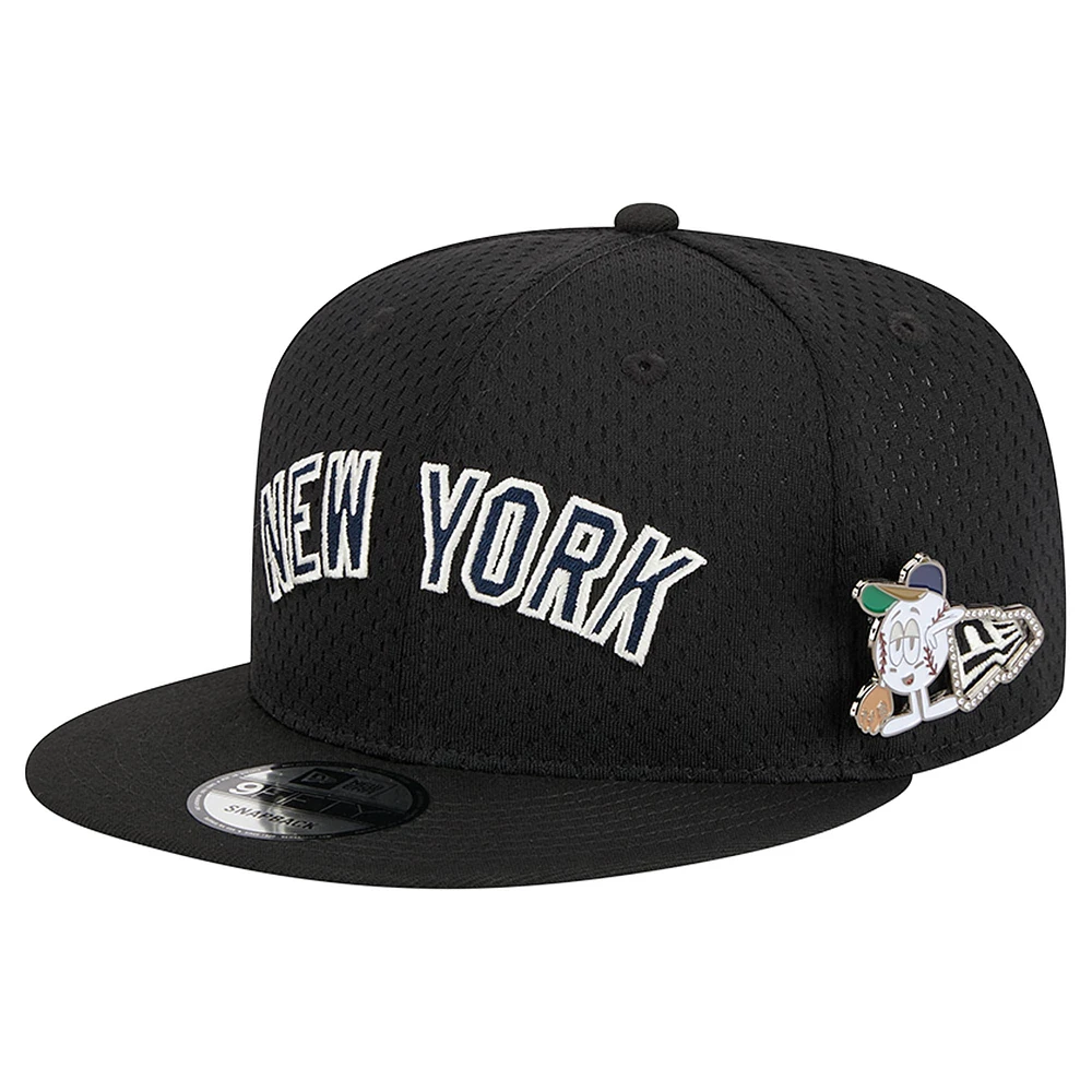 Men's New Era Black New York Yankees Post Up Pin 9FIFTY Snapback Hat