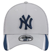 Casquette Flex-Fit Linear 39THIRTY New Era grise pour homme des Yankees de York