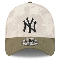 Men's New Era Light Beige/Olive York Yankees 2025 Armed Forces Day 39THIRTY Flex Hat