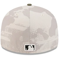 Men's New Era Light Beige/Olive York Yankees 2025 Armed Forces Day 59FIFTY Fitted Hat
