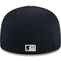 Casquette ajustée 59FIFTY pour hommes des New York Yankees 2024 Era bleu marine entraînement au bâton sur le terrain