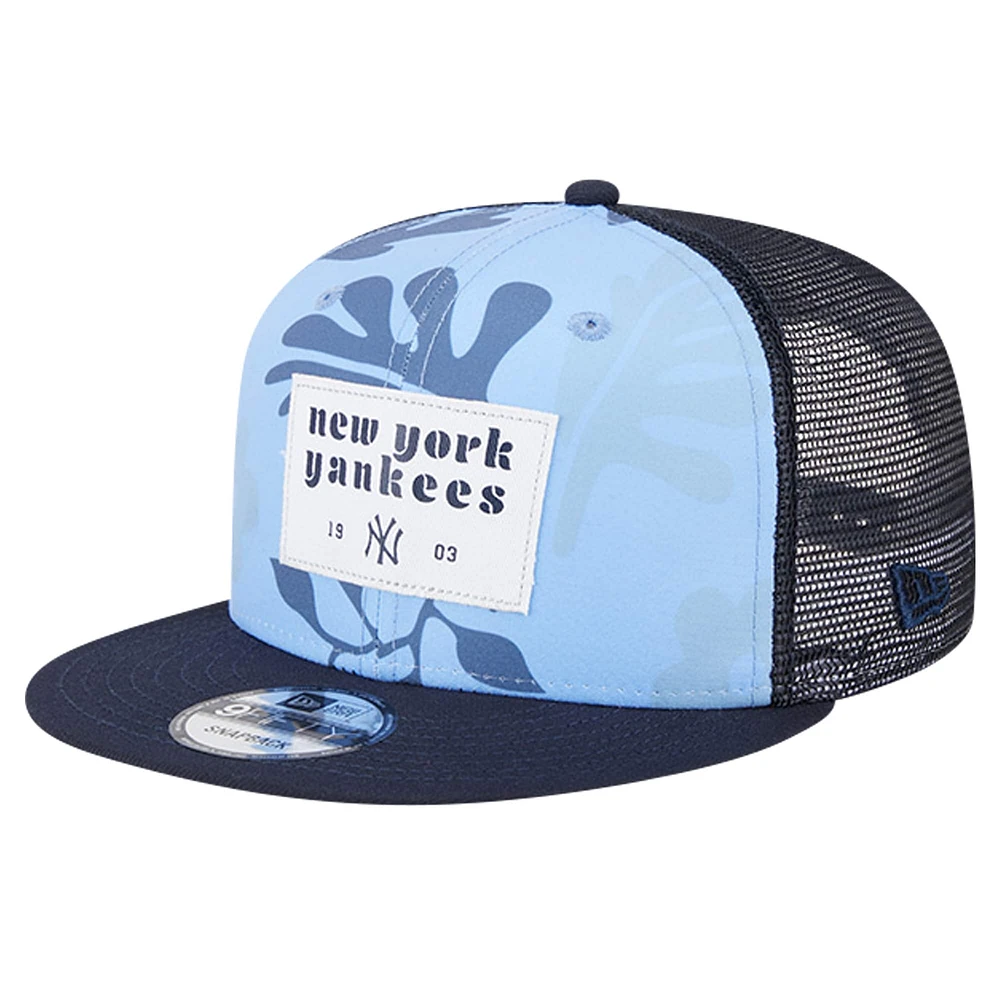 Men's New Era Navy New York Yankees Bikini Bottom Trucker 9FIFTY Snapback Hat