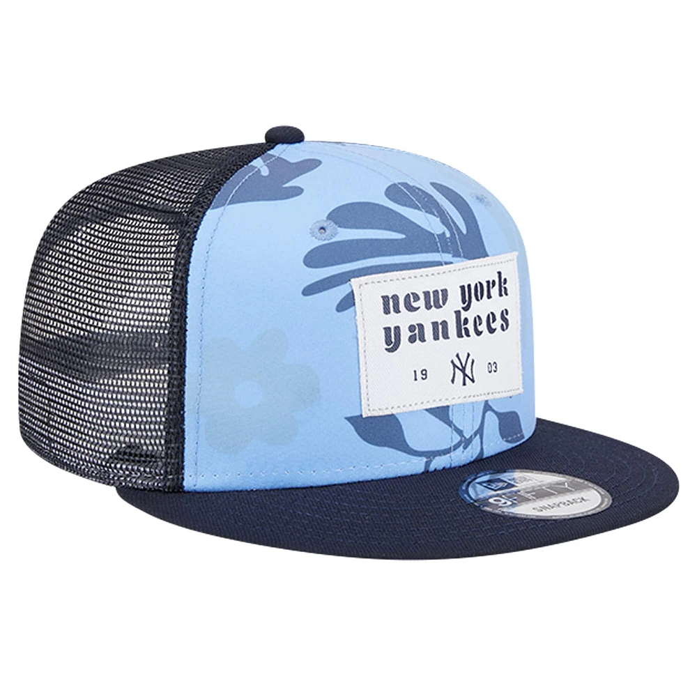 Men's New Era Navy New York Yankees Bikini Bottom Trucker 9FIFTY Snapback Hat