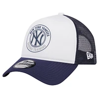 Casquette réglable New Era New York Yankees Spring Training Circle Foam A-Frame 9FORTY Trucker pour hommes, blanc/bleu marine