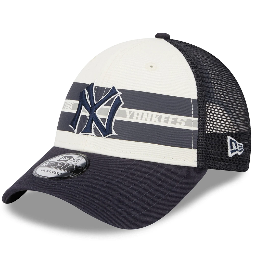 Casquette Snapback New Era Team Stripe Trucker 9FORTY des New York Yankees pour homme, blanc/bleu marine