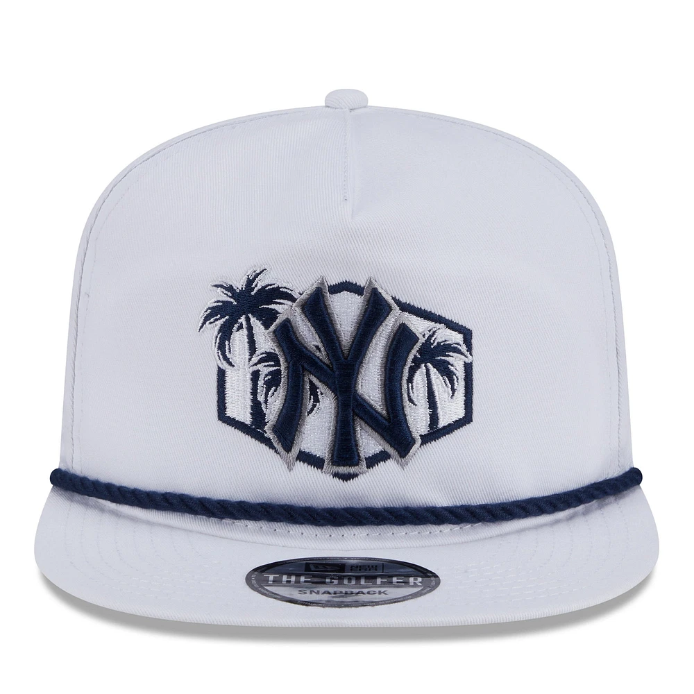 Casquette snapback Palm Golfer blanche New Era pour homme, motif New York Yankees, entraînement de printemps 2025