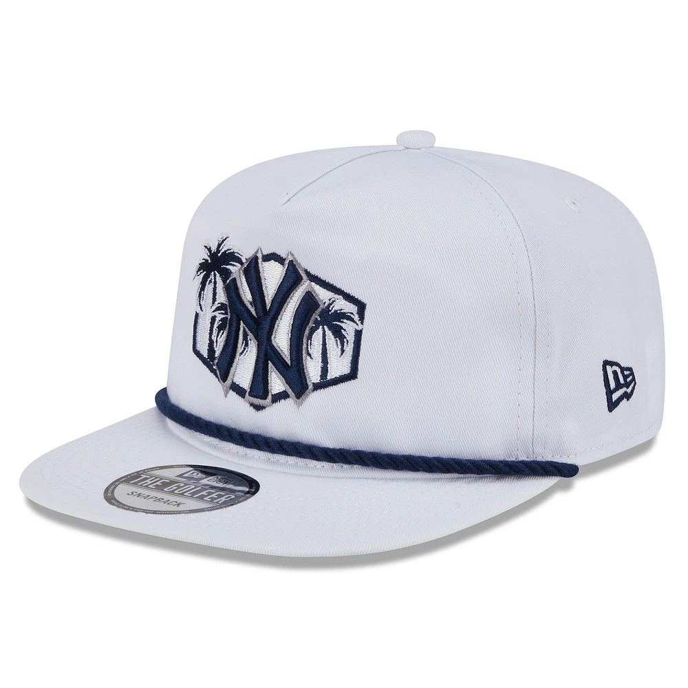 Casquette snapback Palm Golfer blanche New Era pour homme, motif New York Yankees, entraînement de printemps 2025