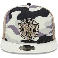 Men's New Era White New York Yankees Chrome Camo A-Frame 9FIFTY Trucker Snapback Hat