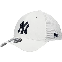 Men's New Era White York Yankees REPREVE Neo 39THIRTY Flex Hat