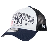 Casquette ajustable New Era New York Yankees Retro Wordmark 9FORTY A-Frame Trucker pour homme blanche