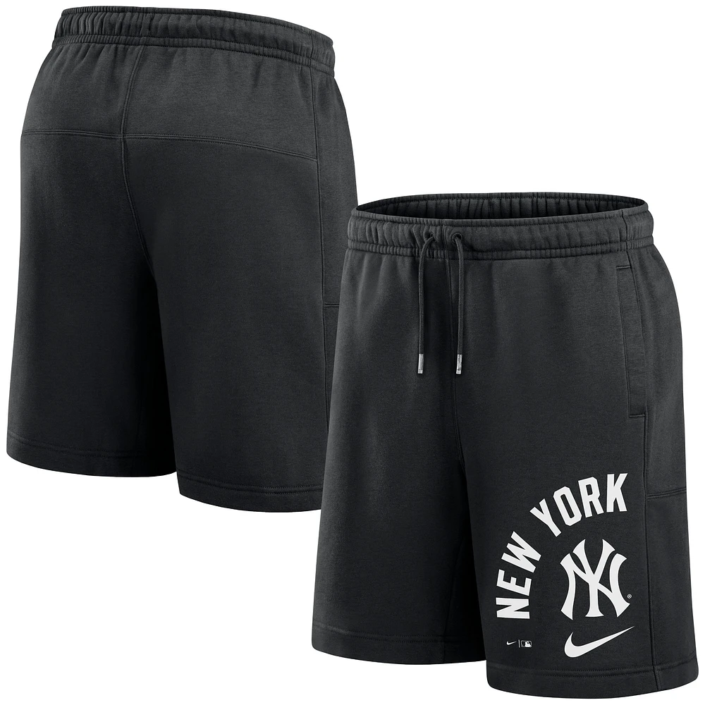 Short Nike noir New York Yankees Arched Kicker pour homme