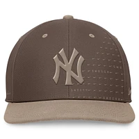 Casquette Snapback Nike New York Yankees Statement Ironstone Pro Performance pour homme