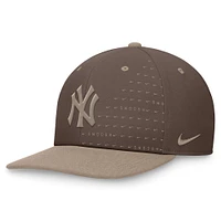 Casquette Snapback Nike New York Yankees Statement Ironstone Pro Performance pour homme